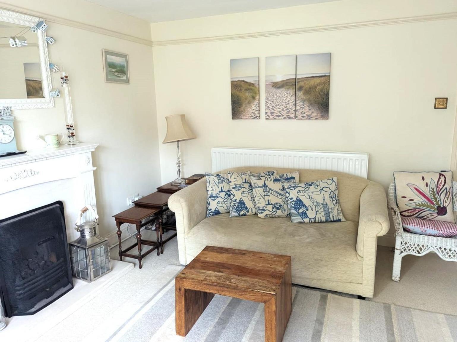 Georgian 2 Bedroom Apartment In Chichester With Free Parking - Chichester Holiday Properties 외부 사진
